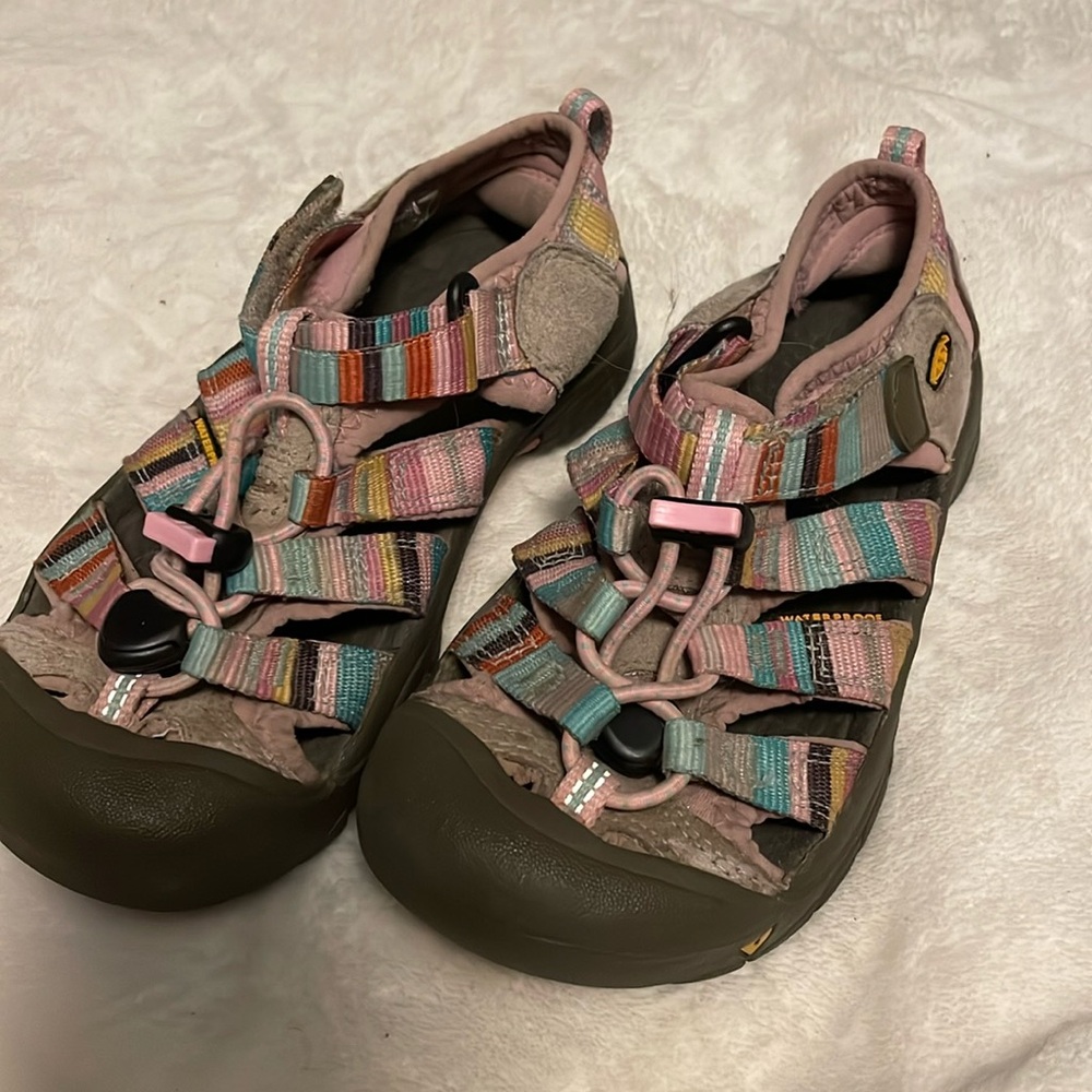 Girls Keen sandals